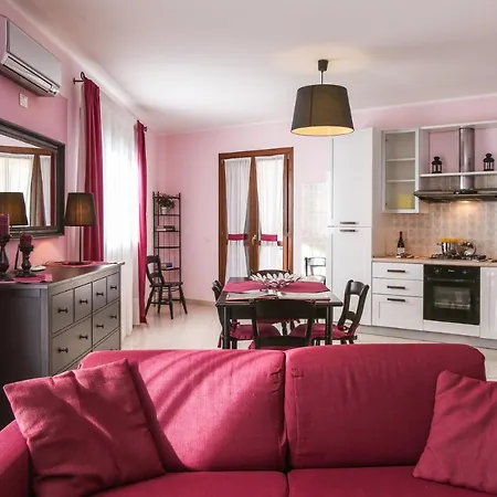 Apartment Glicine - A Pochi Passi Dal Mare